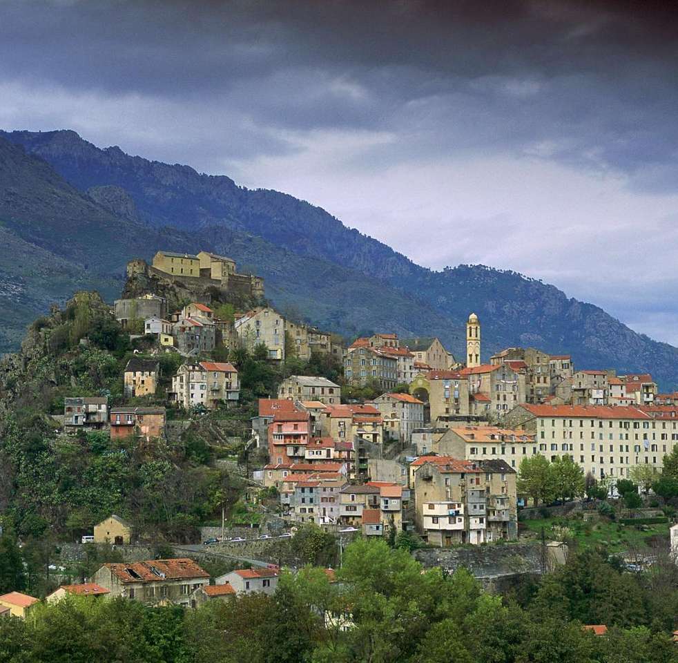 Město Corte na Korsice skládačky online