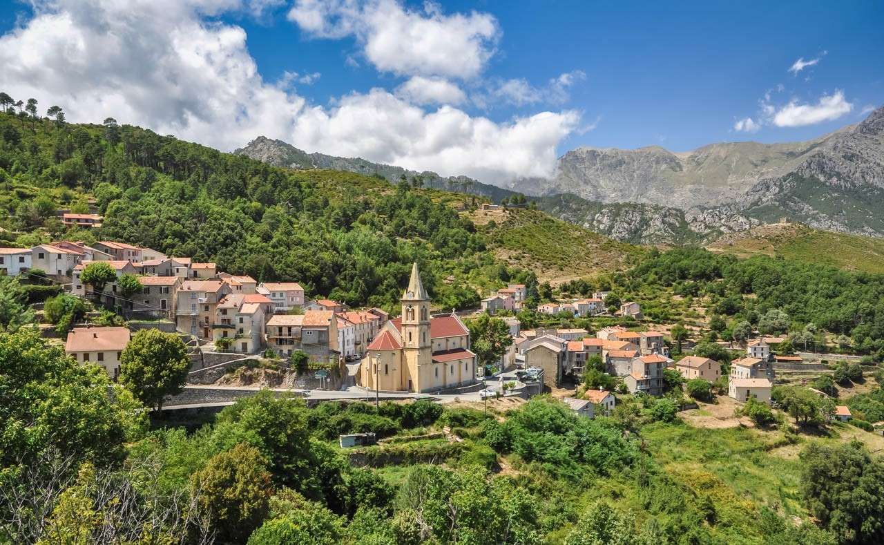 Orașul Vivario din Corsica jigsaw puzzle online