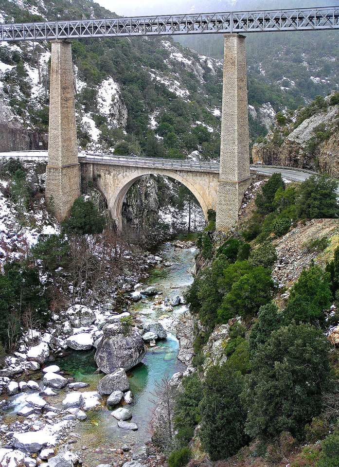 Pont du Vecchio bro på Korsika Pussel online