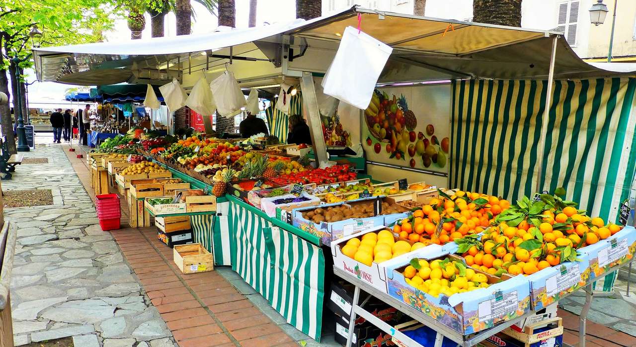 Market stalls in Afa in Corsica online puzzle