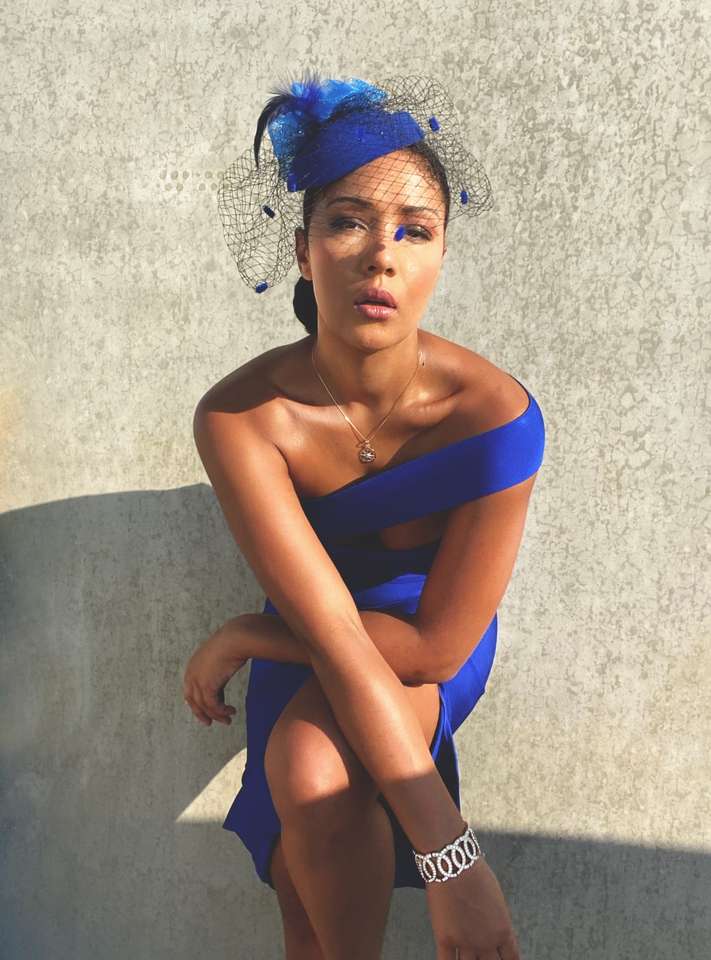Adella Pasos - Királyi Család - Az USA legjobb modelljei kirakós online