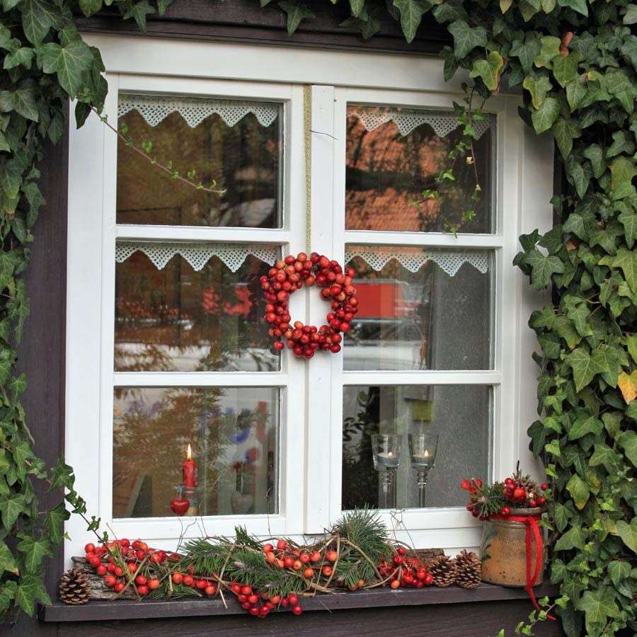 Χριστουγεννιάτικη διακόσμηση στο παράθυρο online παζλ