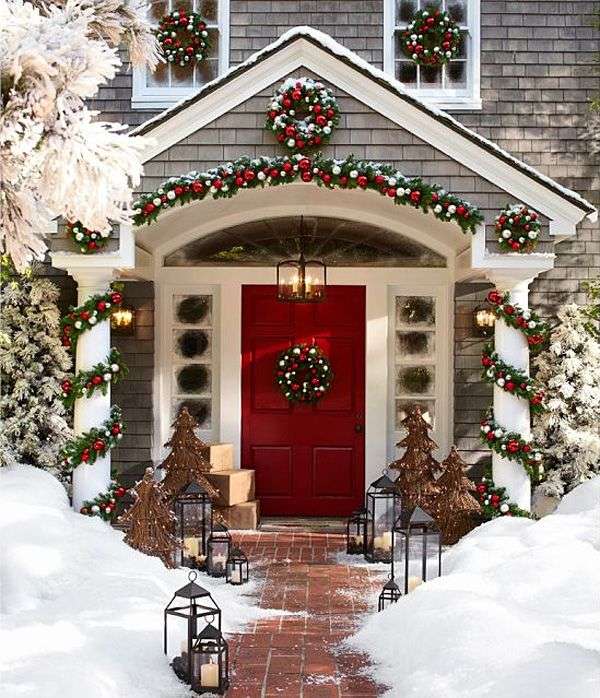 家の前のクリスマスの飾り ジグソーパズルオンライン