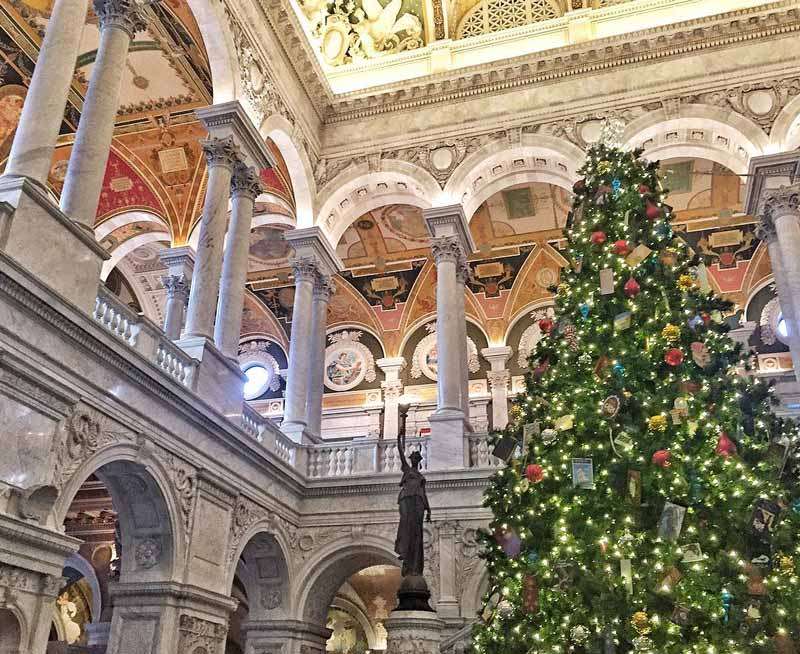 Χριστουγεννιάτικο δέντρο στη βιβλιοθήκη του Thomas Jefferson online παζλ
