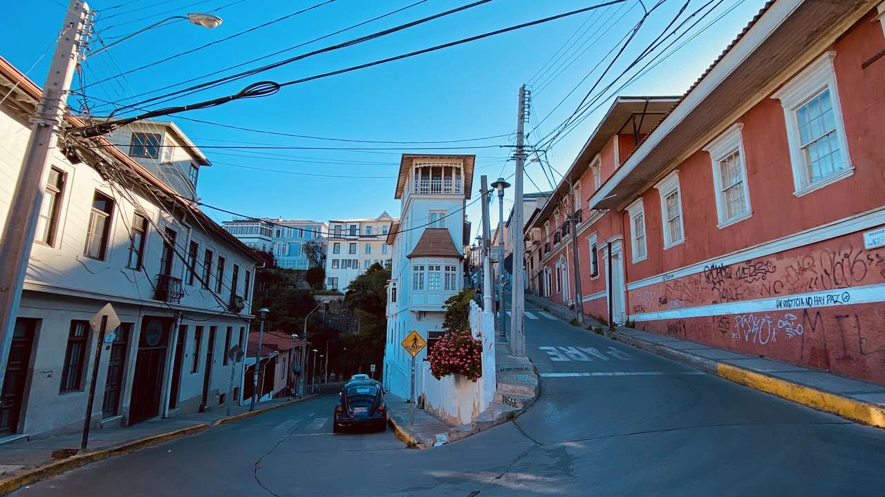 Улица Cerro Alegre Miramar онлайн пъзел