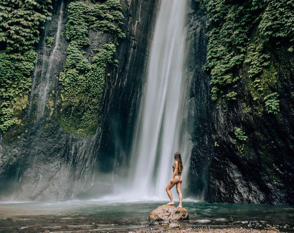 vattenfall på ön Bali Pussel online