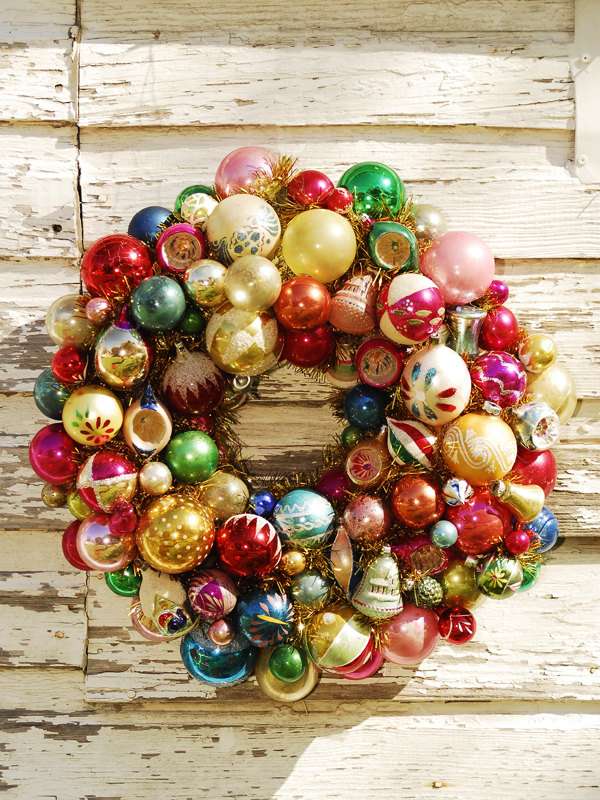 Corona de Navidad hecha de bolas de Navidad rompecabezas en línea