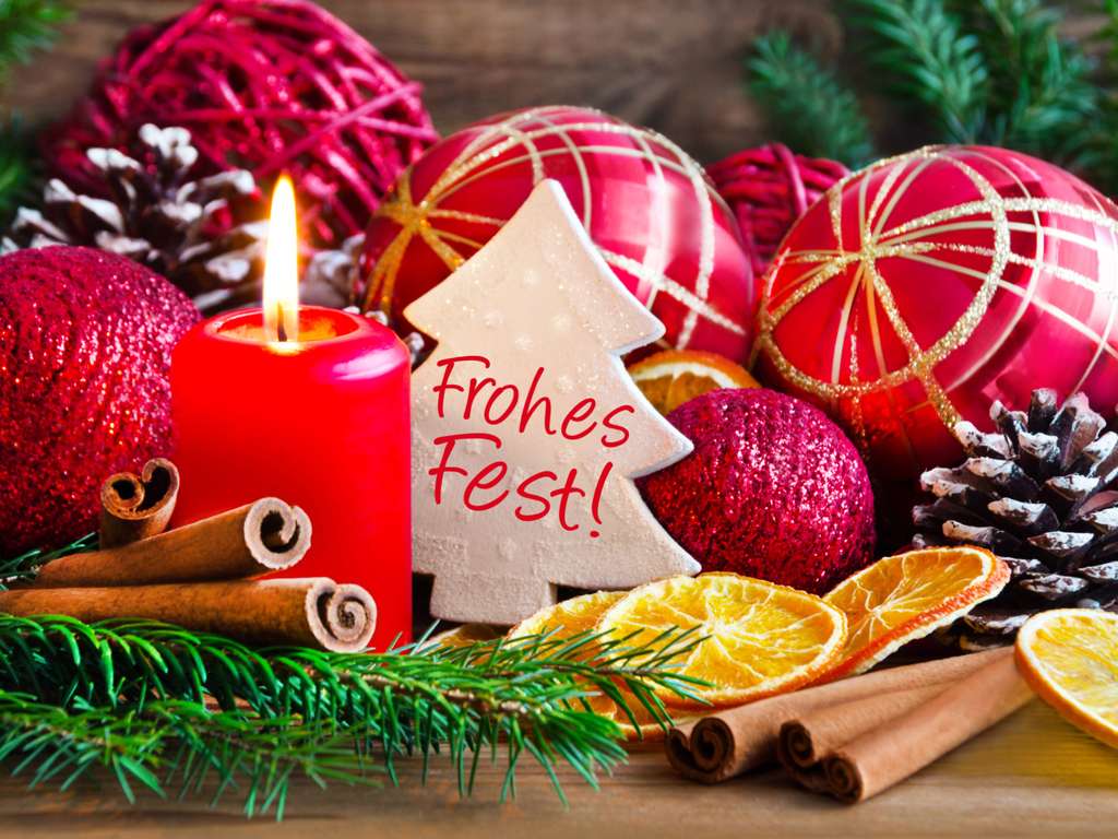 Karácsonyi dekoráció az asztalon kirakós online