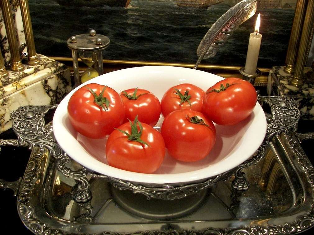 tomatoes in porcelain online puzzle