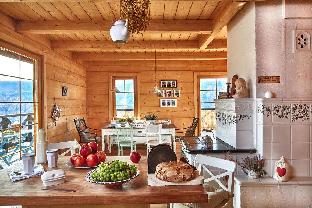 дерев'яний будинок- кухня, кахельна піч онлайн пазл