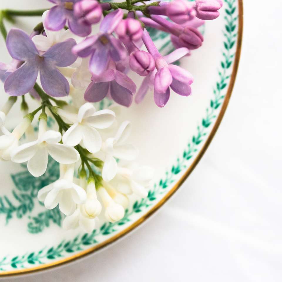fleur blanche et violette puzzle en ligne