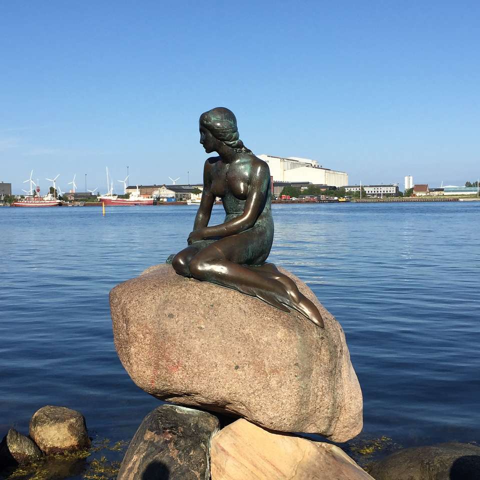 Το άγαλμα της Μικρής Γοργόνας στην Κοπεγχάγη παζλ online