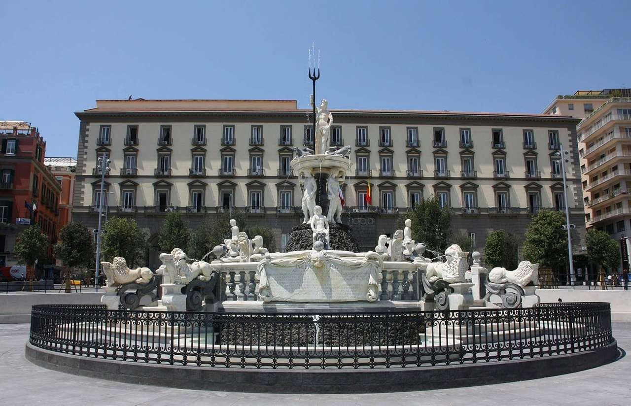 Piazza dei Martiri Nápoles Itália puzzle online