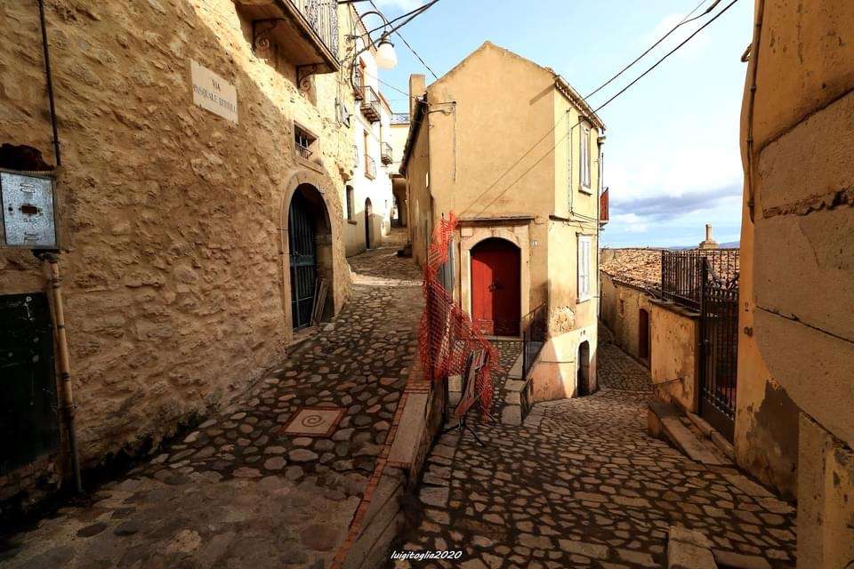 Calitri historic center via Berrilli, Italy online puzzle