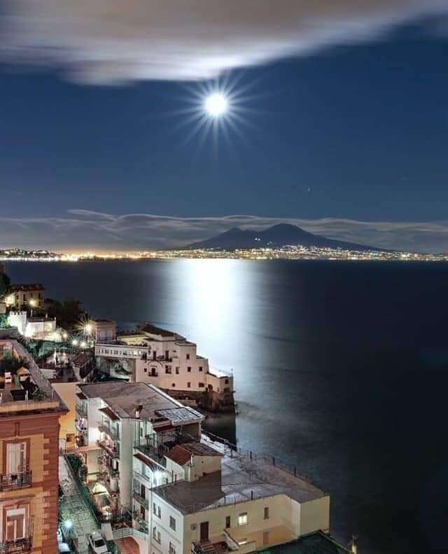 φεγγάρι στη Ναπολιτάνικη Ιταλία online παζλ