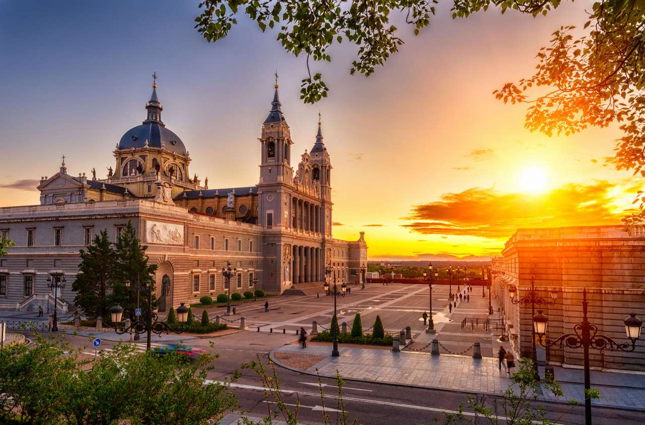 Madrid Palais Royal Cathédrale Almudena puzzle en ligne
