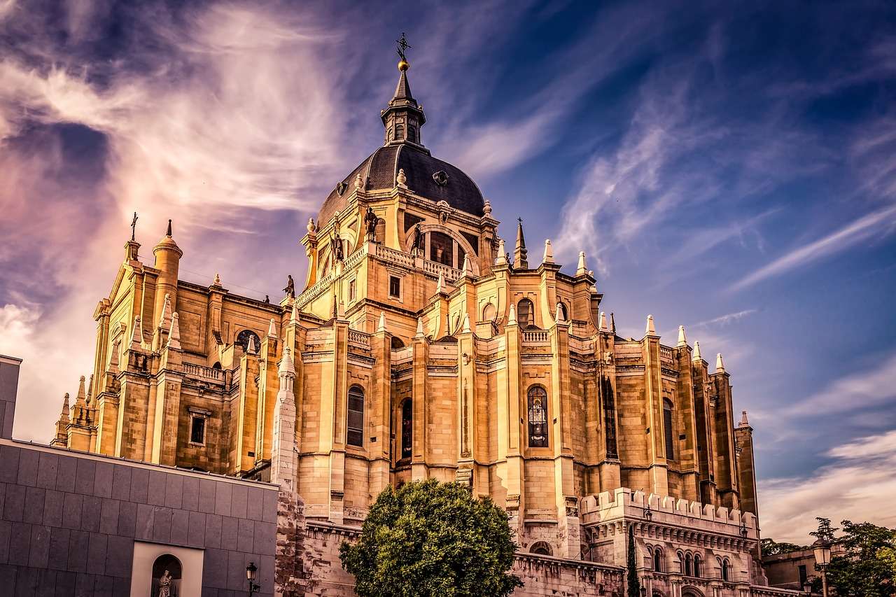 Мадридската катедрала Алмудена онлайн пъзел