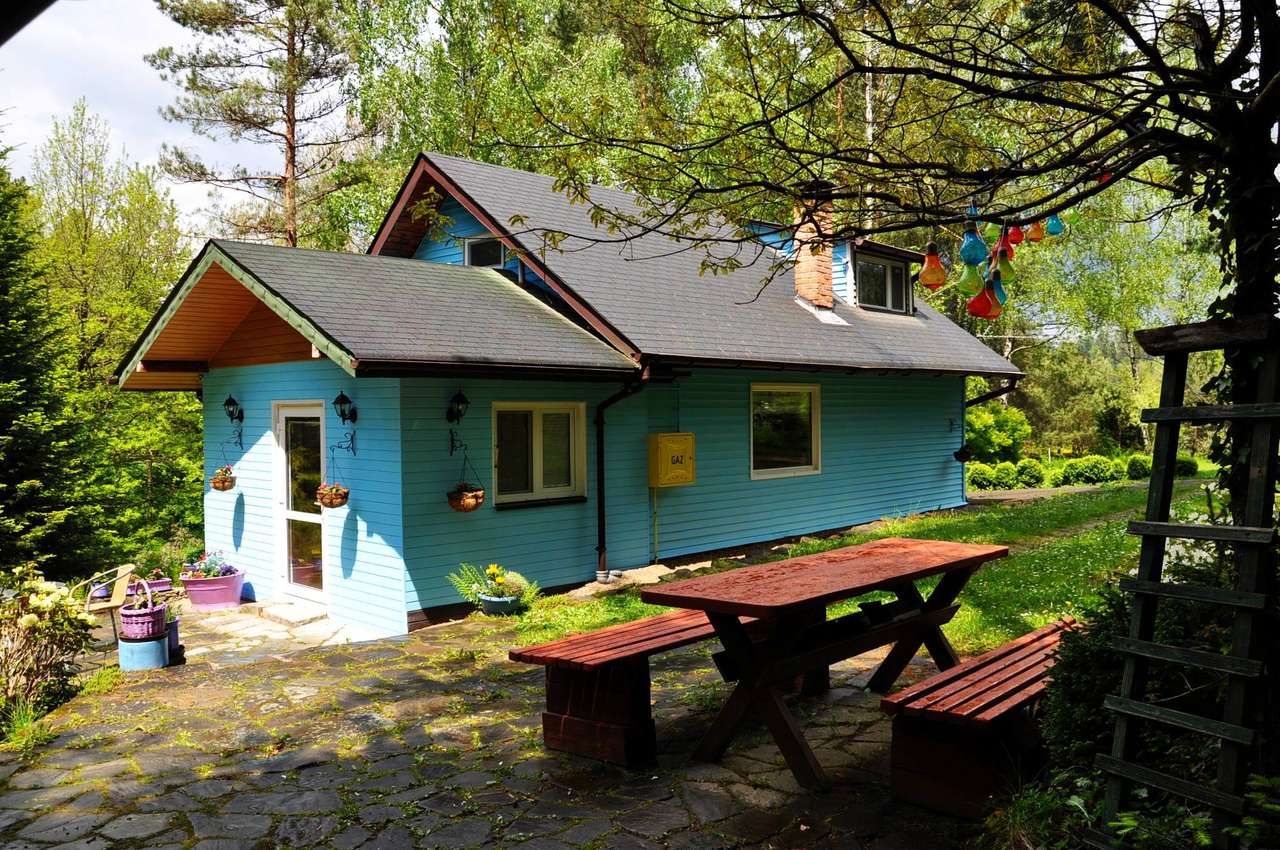 ett hus i Bieszczady-bergen pussel på nätet