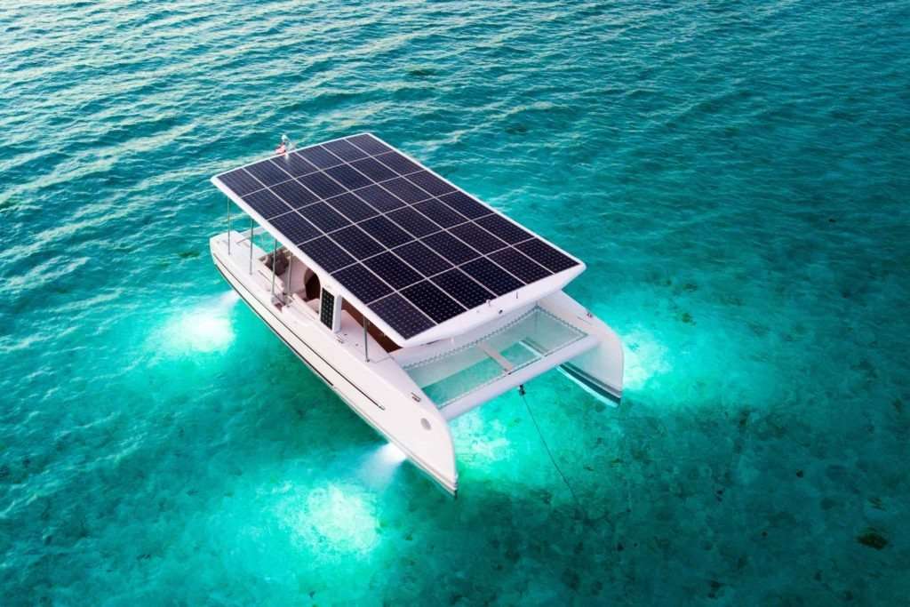 Panel solar flexible en el barco. rompecabezas en línea
