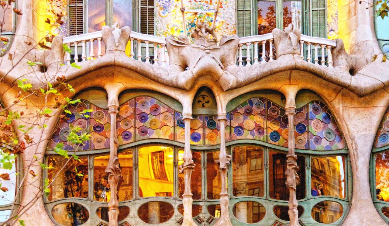 Βαρκελώνη Gaudi House παζλ online