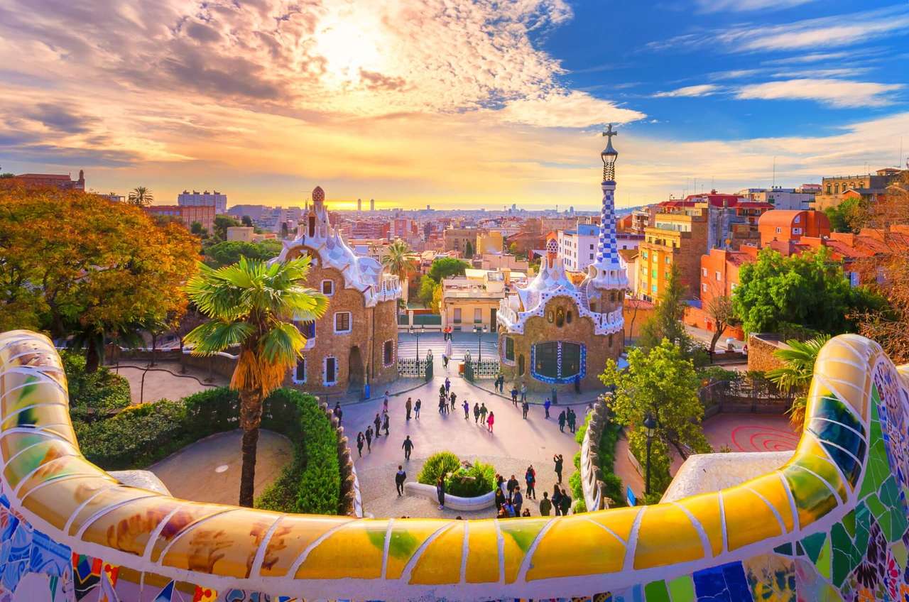 Barcelona Gaudi város online puzzle
