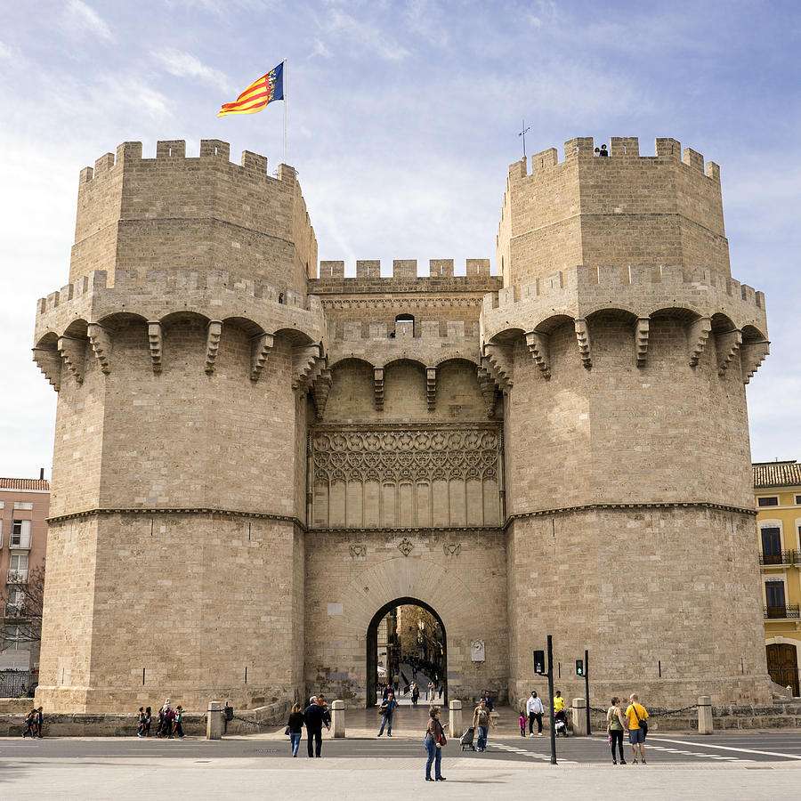 Градска порта на Валенсия, Испания онлайн пъзел