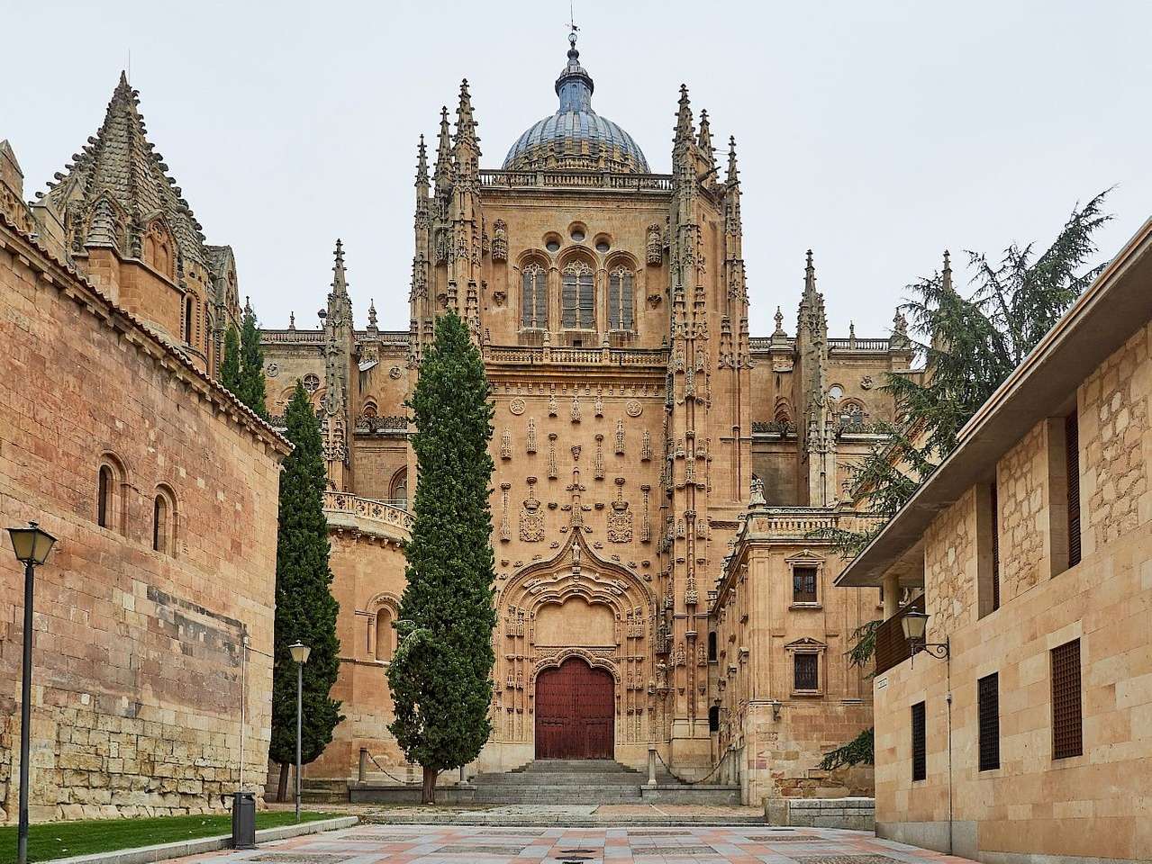 Vista di Salamanca sulla cattedrale puzzle online