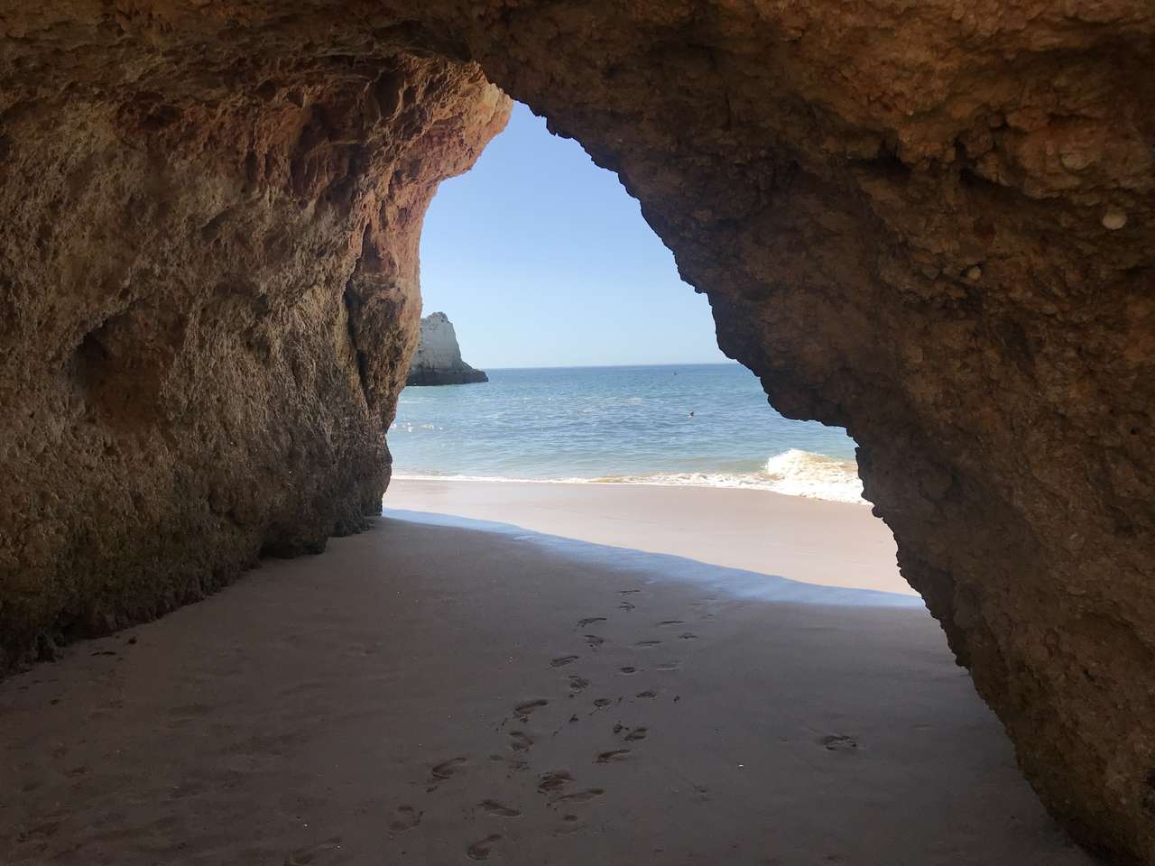 Grotte au Portugal puzzle en ligne
