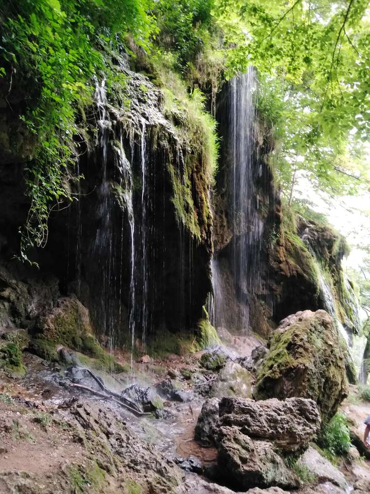 Varovitec Wasserfall Online-Puzzle
