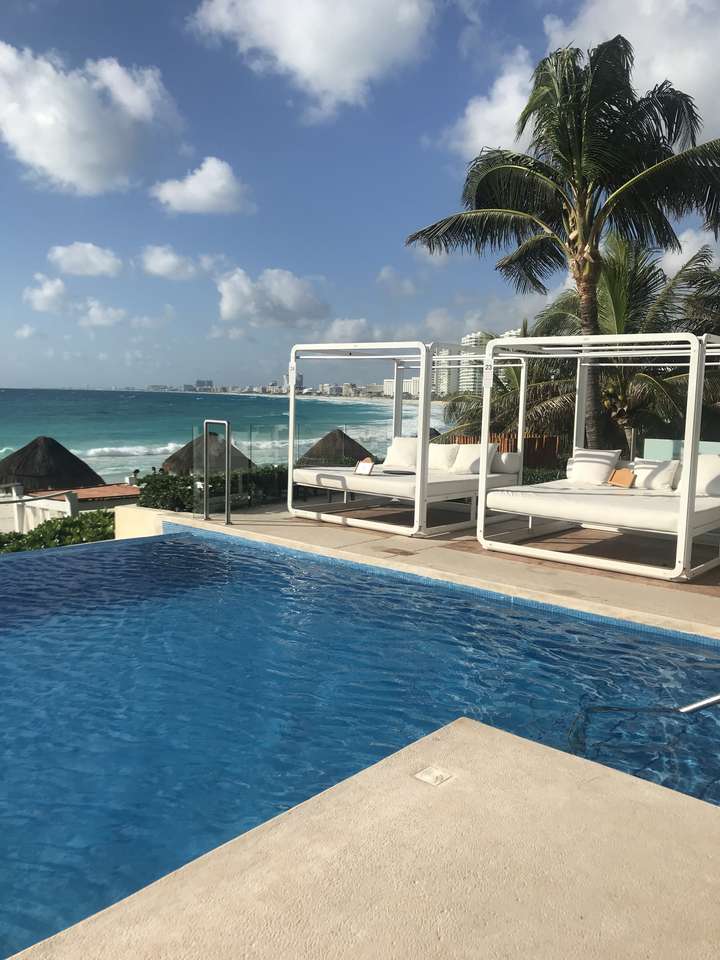 Cancun - hotelový bazén - Mexiko online puzzle