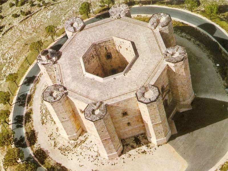 Castel del Monte Puglia Itálie online puzzle