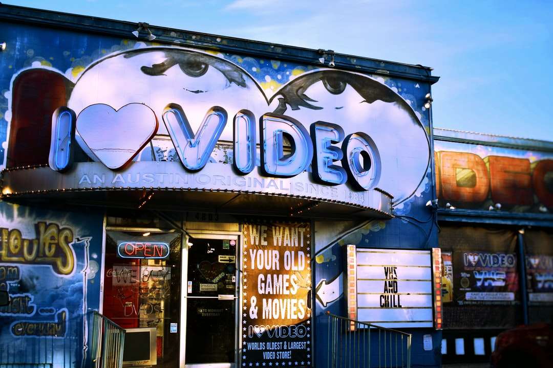 I heart Video signage puzzle online