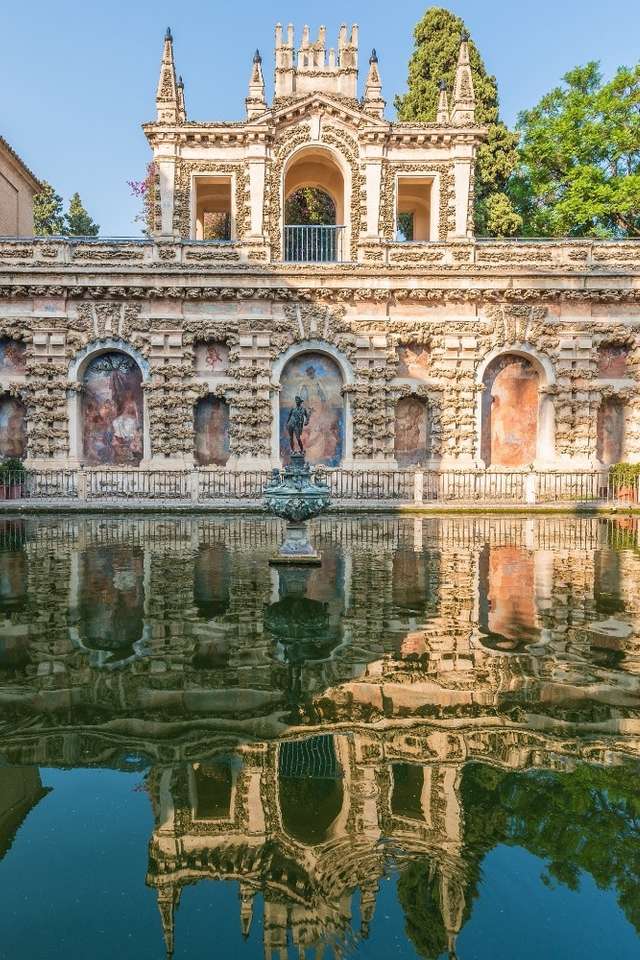 Севільський палацовий комплекс онлайн пазл