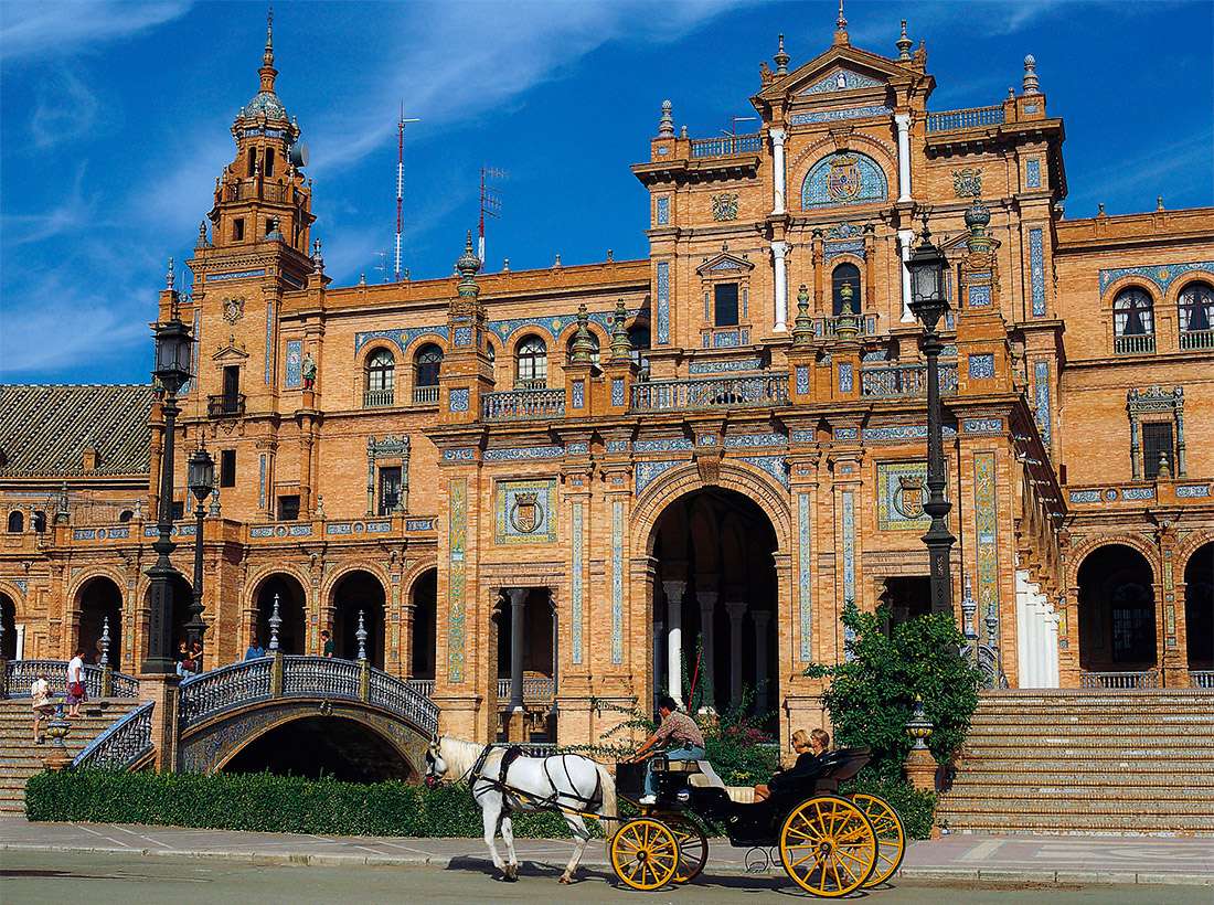 Sevilla Plaza cu trăsură jigsaw puzzle online