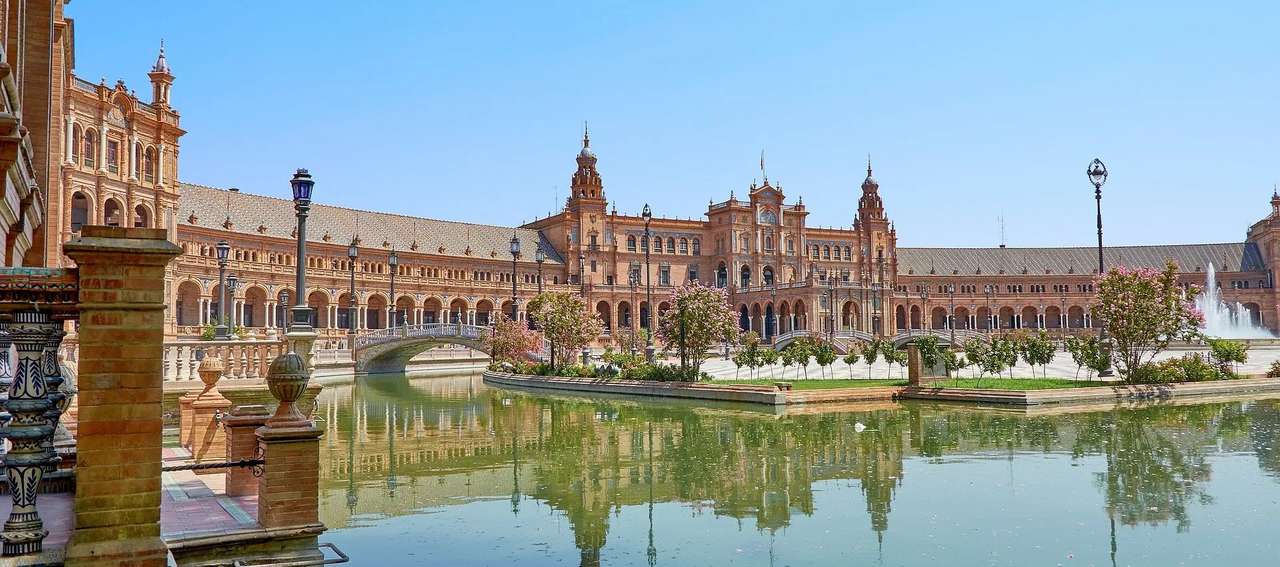 Sevilla Plaza de Espana cu pod puzzle online