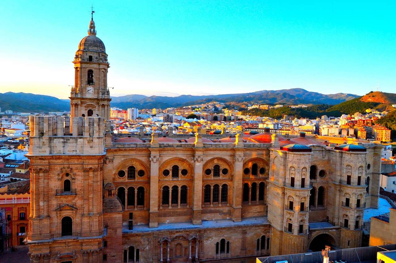 Málaga com catedral quebra-cabeças online