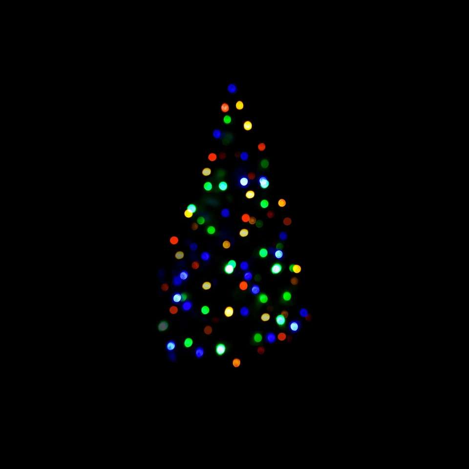 Christmas tree string lights jigsaw puzzle online