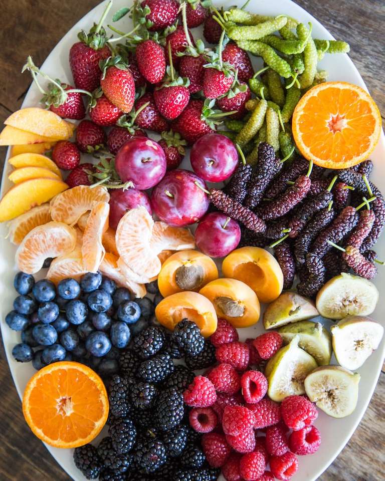 фрукти на тарілці пазл онлайн