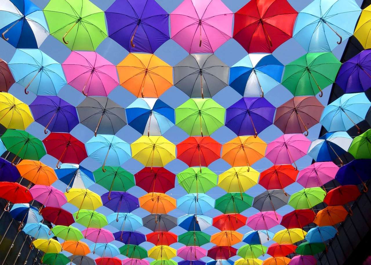 Färgade paraplyer pussel på nätet