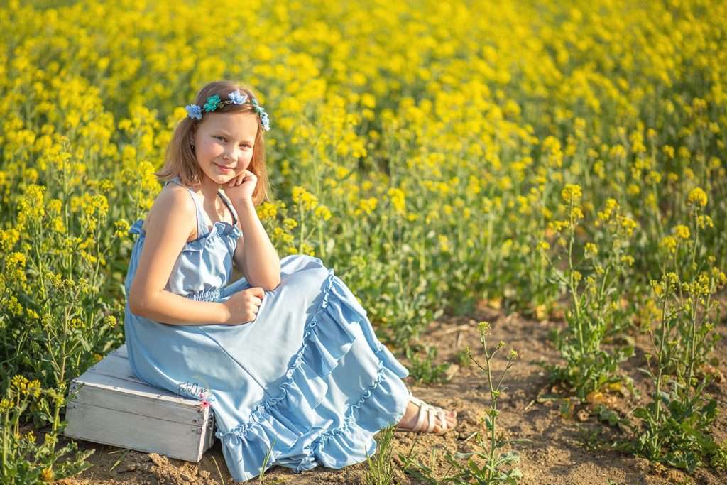 garota em uma coroa de flores puzzle online