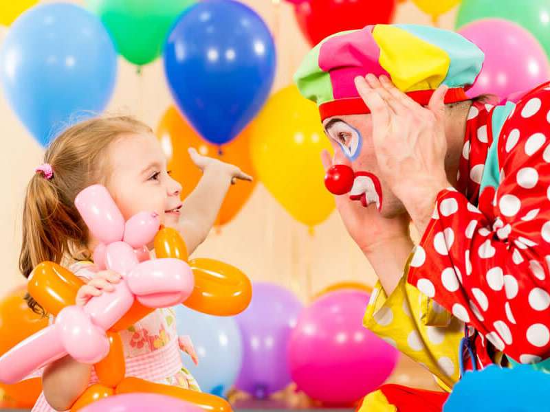 clown på födelsedagsfest Pussel online