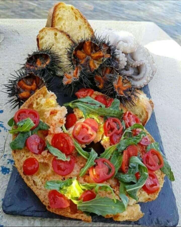 curly bruschetta and cherry tomatoes online puzzle