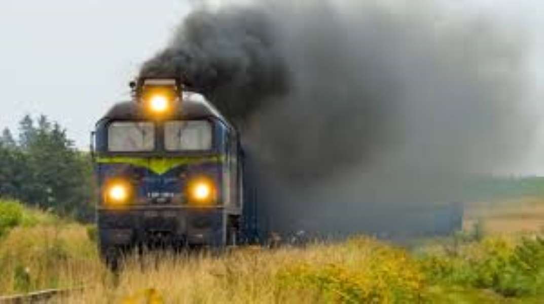 Kouřící lokomotiva ST44 online puzzle