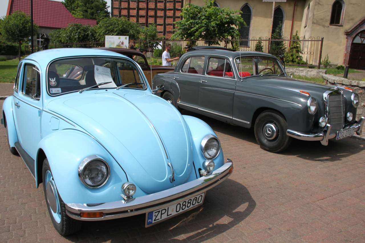 Mercedes și Beetle puzzle online