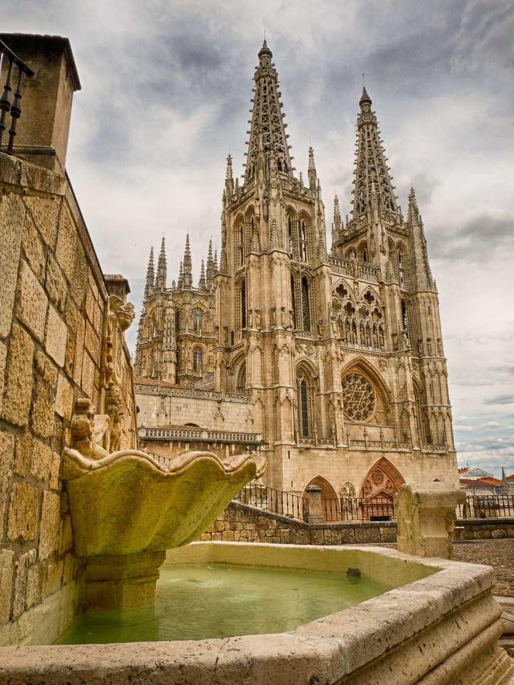 Katedrála v Burgosu ve Španělsku skládačky online