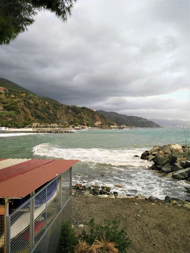 Tempête de mer à Arenzano puzzle en ligne