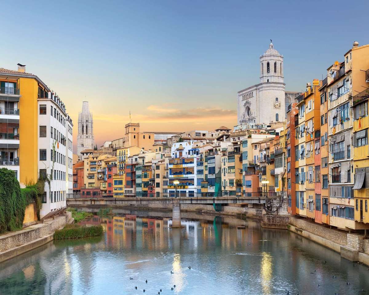 Cidade de Girona na Espanha quebra-cabeças online