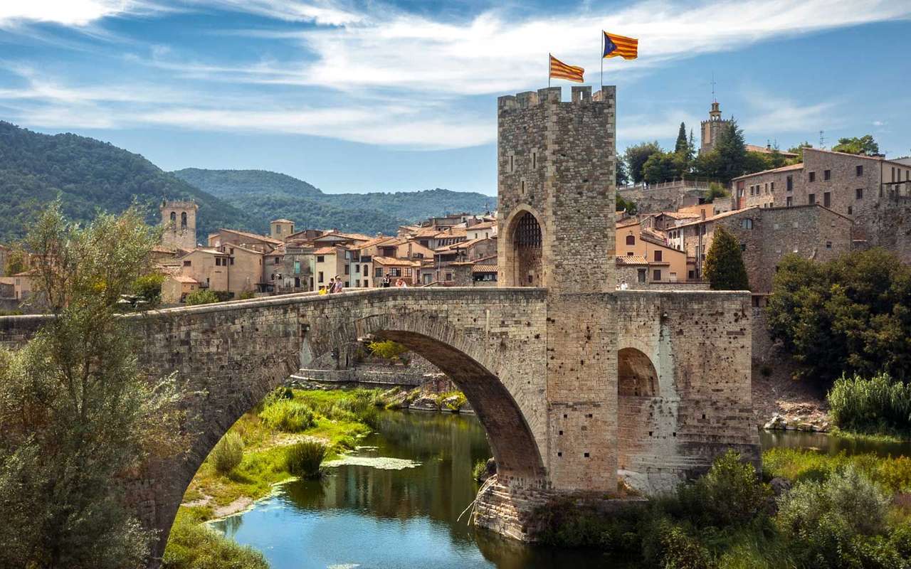 Ciudad de Girona en España rompecabezas en línea