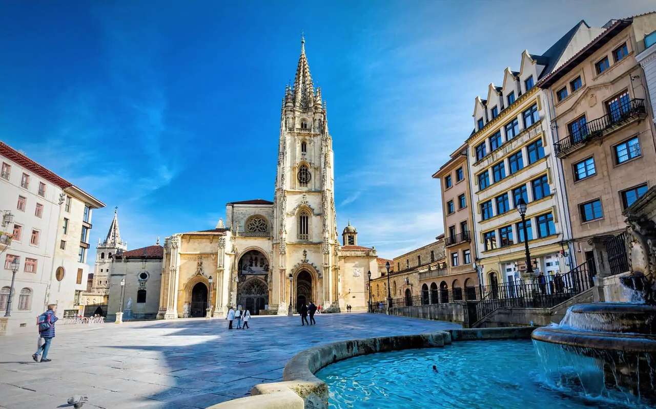 Oviedo stad in Spanje legpuzzel online