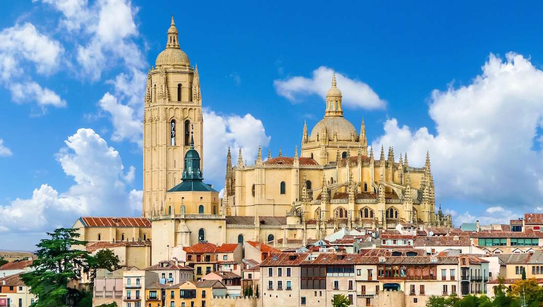 Град Сеговия в Испания онлайн пъзел